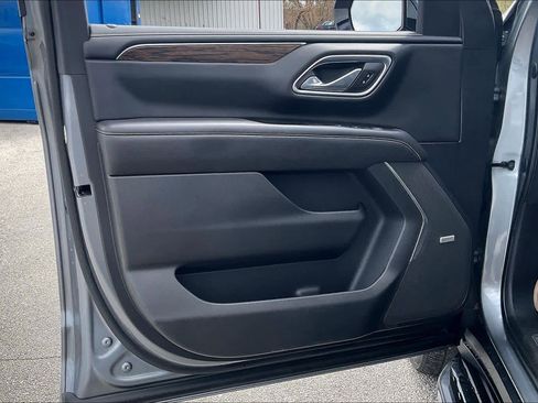 Used 2021 Chevrolet Tahoe Premier w/ Premium Package image 40