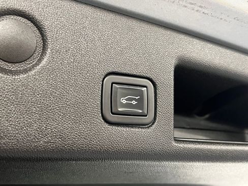 Used 2023 Chevrolet Equinox LT image 17