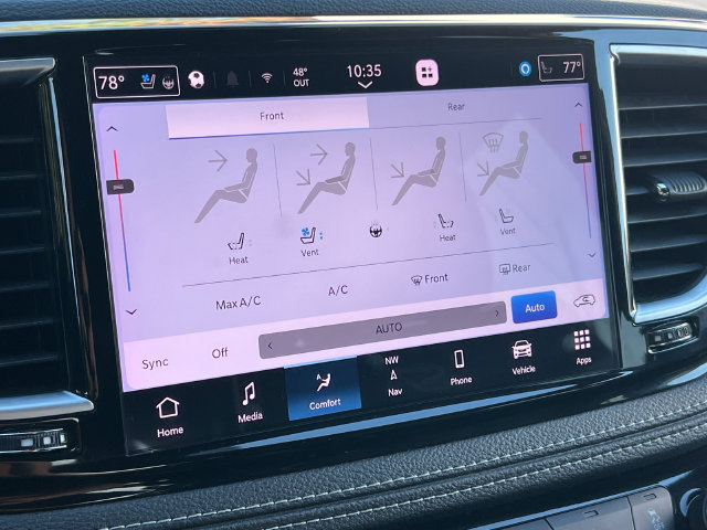 Used 2025 Chrysler Pacifica Limited FWD image 30