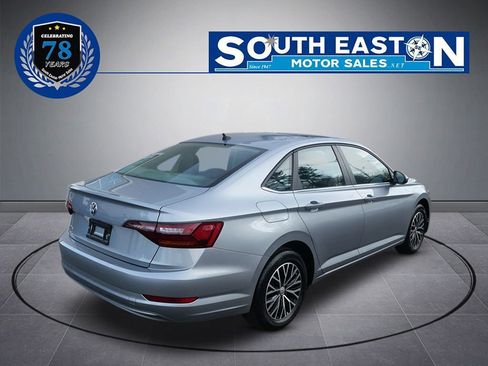 Used 2019 Volkswagen Jetta SE w/ Cold Weather Package image 6