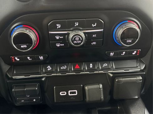 Used 2020 Chevrolet Silverado 2500 LTZ AWD/4WD image 39