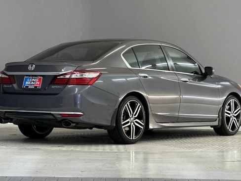 Used 2017 Honda Accord Sport image 8