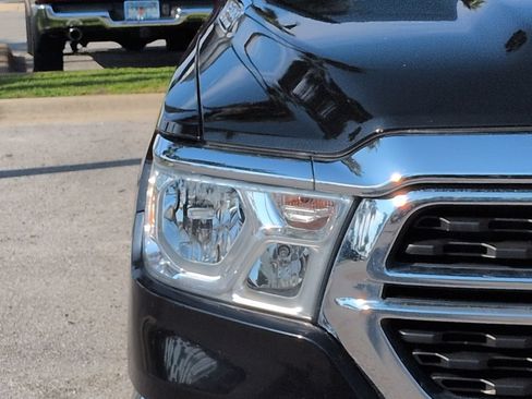 Used 2022 RAM 1500 Big Horn AWD/4WD image 9