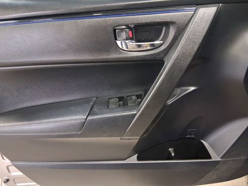 Used 2019 Toyota Corolla SE FWD image 19
