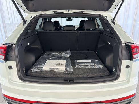 New 2026 Volkswagen Atlas Cross Sport SE AWD/4WD image 32