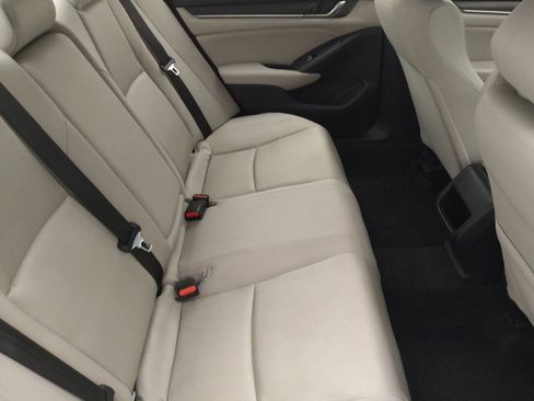 Used 2018 Honda Accord LX image 19