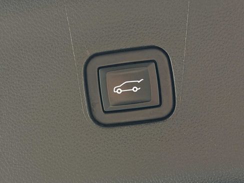 Used 2021 Buick Enclave Avenir w/ Avenir Technology Package FWD image 19