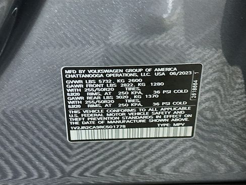 Used 2024 Volkswagen Atlas SE w/ Panoramic Sunroof Package FWD image 12