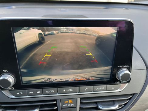 Used 2025 Nissan Altima 2.5 SV image 20