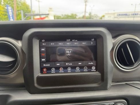 Used 2023 Jeep Wrangler Unlimited w/ Cold Weather Group AWD/4WD image 35