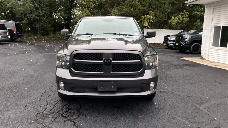 Used 2019 RAM 1500 Express w/ Express Value Package AWD/4WD image 9