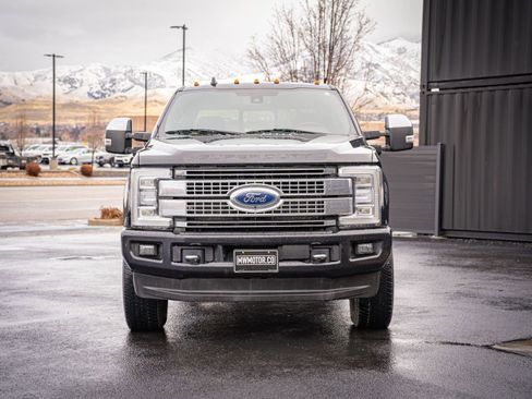 Used 2019 Ford F250 Platinum w/ Platinum Ultimate Package image 3