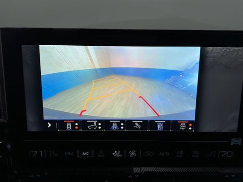 Used 2025 GMC Hummer EV 2X AWD/4WD image 14