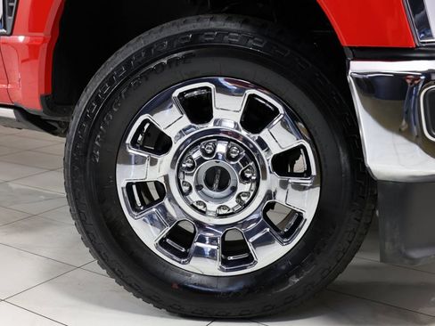 Used 2025 Ford F350 Lariat w/ Chrome Package image 13