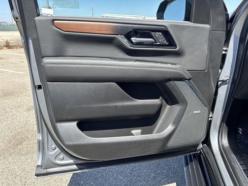 New 2026 GMC Yukon XL Denali w/ Denali Reserve Package AWD/4WD image 18