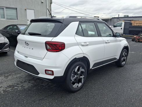 New 2026 Hyundai Venue SEL image 3