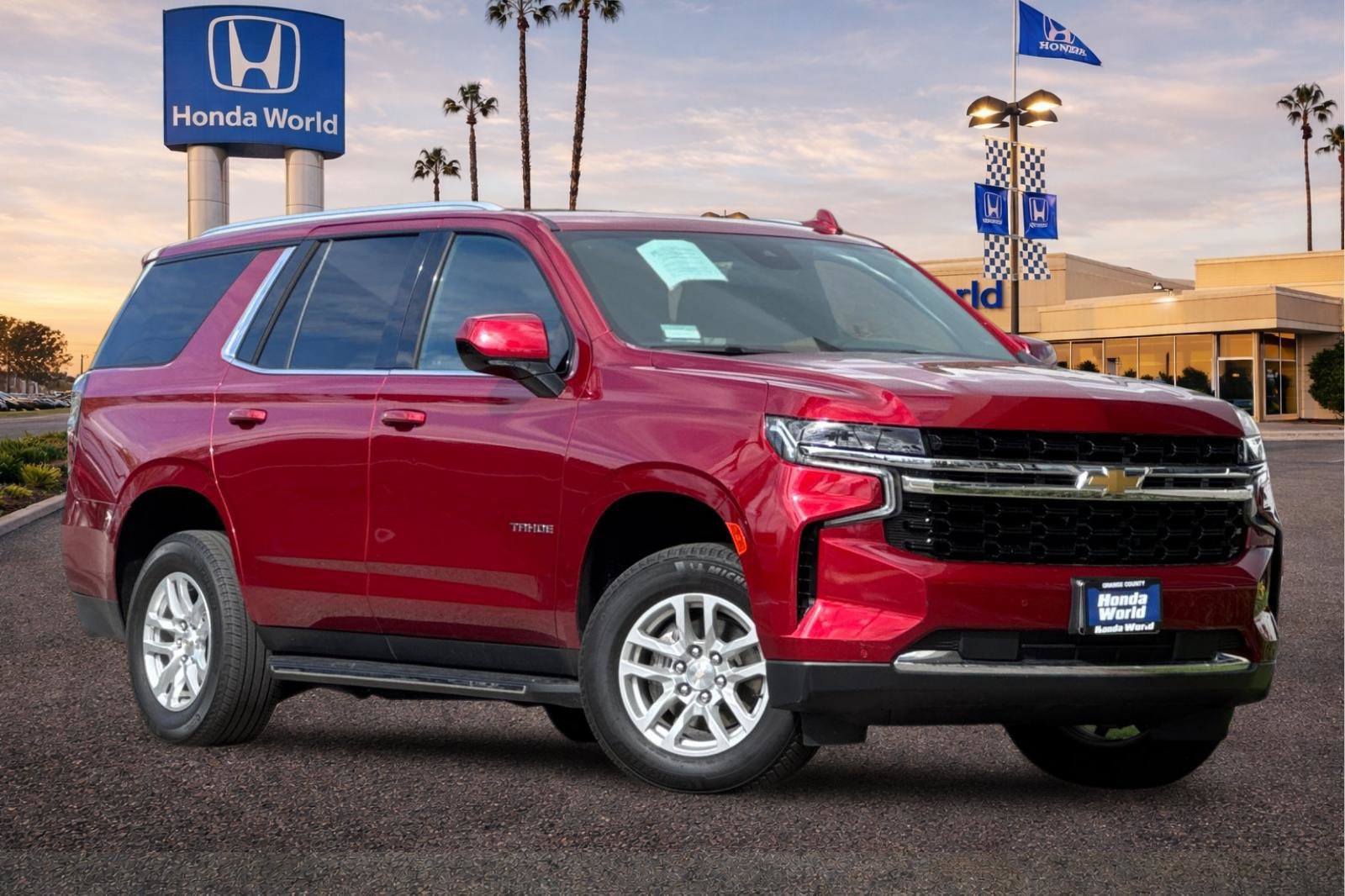 Used 2024 Chevrolet Tahoe LS RWD image 2