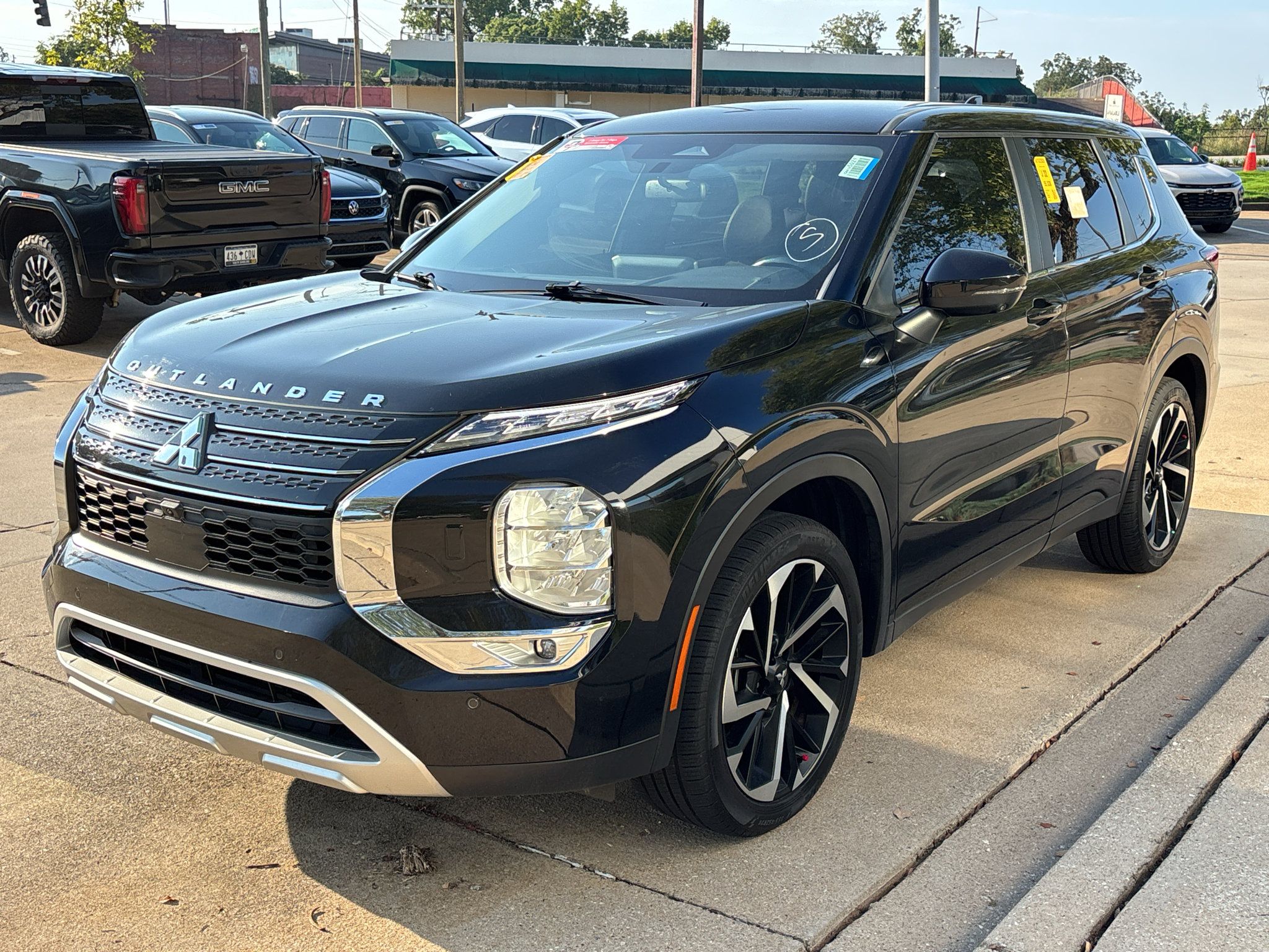 Used 2024 Mitsubishi Outlander SE Black Edition AWD/4WD image 4