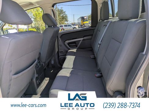 Used 2015 Nissan Titan SV w/ SV Value Truck Package image 10