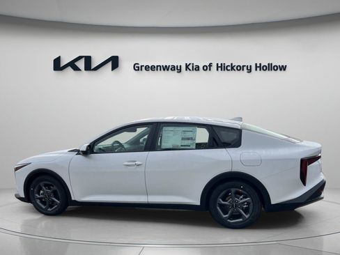 New 2025 Kia K4 LXS FWD image 4