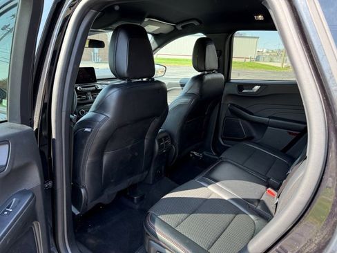 Used 2023 Ford Escape ST-Line image 15
