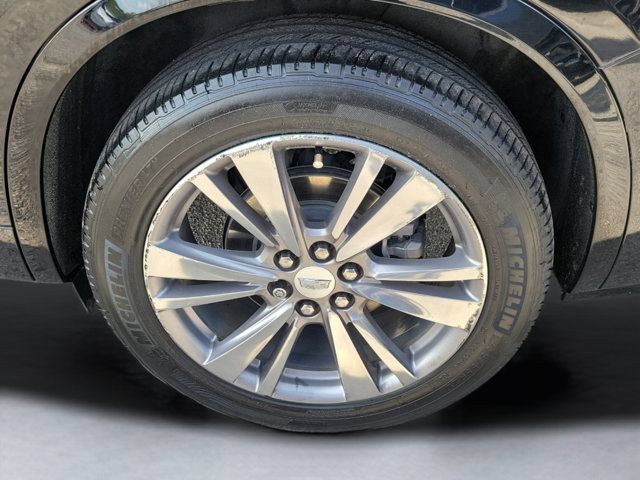 Used 2023 Cadillac XT6 Premium Luxury w/ Technology Package FWD image 9