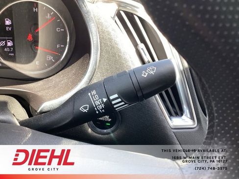 Used 2019 Chevrolet Malibu Hybrid FWD image 28