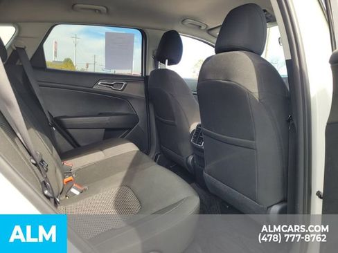 Used 2024 Kia Sportage LX image 9
