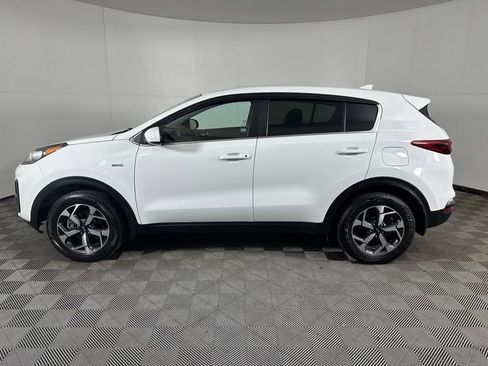 Used 2020 Kia Sportage LX image 2
