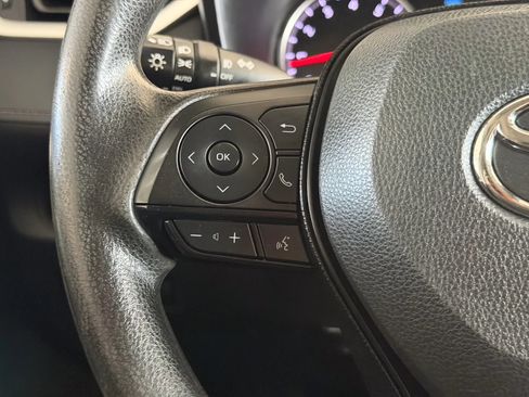 Used 2020 Toyota RAV4 XLE AWD/4WD image 30