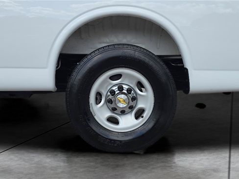 Used 2025 Chevrolet Express 3500 LT w/ LT Preferred Equipment Group RWD image 26
