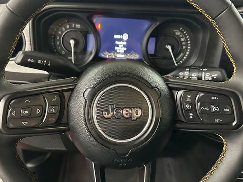 Used 2024 Jeep Wrangler Unlimited AWD/4WD image 16