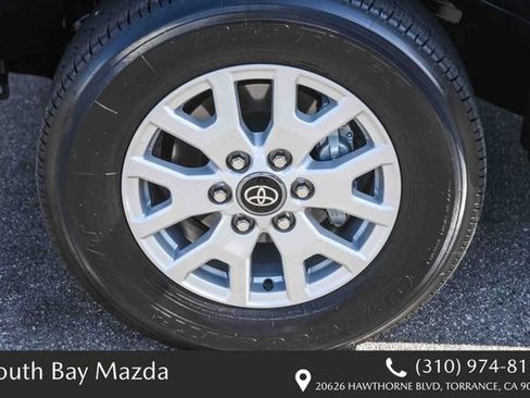 Used 2025 Toyota Tacoma SR5 AWD/4WD image 11