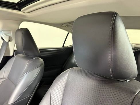 Used 2022 Lexus ES 300h w/ Premium Package image 17