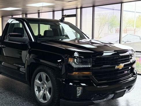 Used 2017 Chevrolet Silverado 1500 LT w/ LT Convenience Package image 6