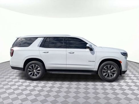 Used 2022 Chevrolet Tahoe LT w/ Luxury Package image 3