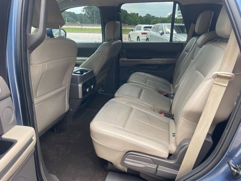 Used 2018 Ford Expedition XLT w/ Equipment Group 202A RWD image 25