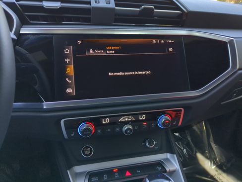 Used 2024 Audi Q3 2.0T Premium Plus image 24