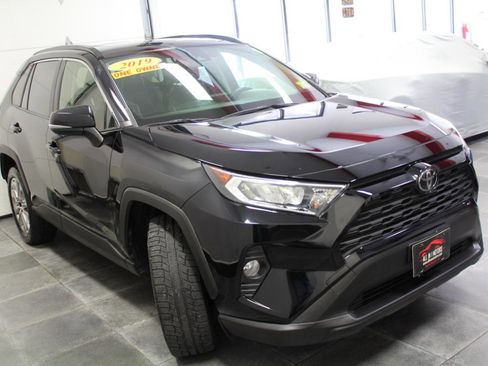 Used 2019 Toyota RAV4 XLE Premium w/ All Weather Liner Package AWD/4WD image 3
