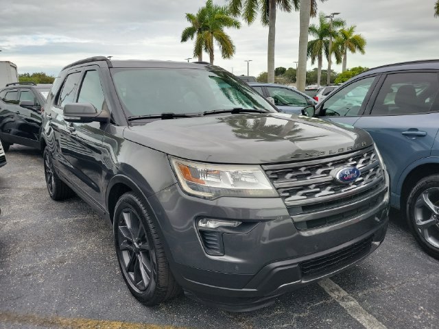 Used 2018 Ford Explorer XLT w/ Equipment Group 202A FWD image 2
