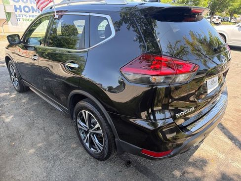 Used 2020 Nissan Rogue SV w/ Sun & Sound Touring Package AWD/4WD image 9