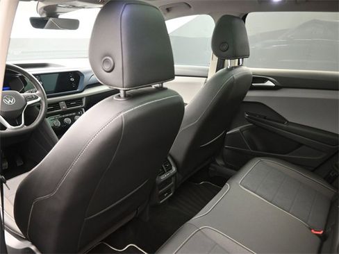 Certified 2023 Volkswagen Taos SE image 23