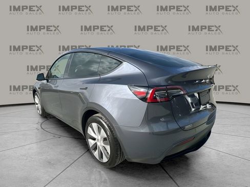 Used 2023 Tesla Model Y Long Range image 3