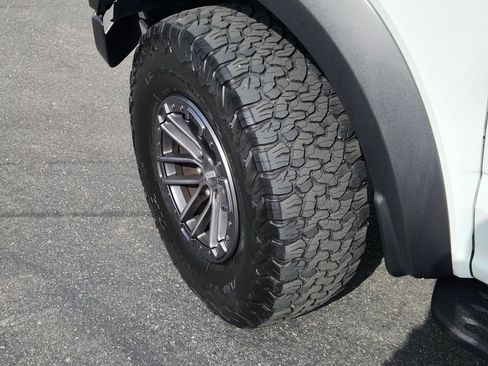 Used 2019 Ford F150 Raptor w/ Equipment Group 802A Luxury AWD/4WD image 6