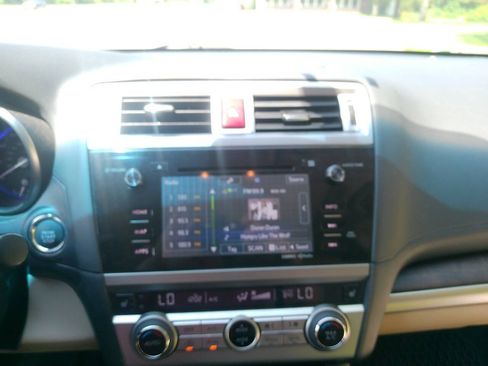 Used 2015 Subaru Outback 2.5i Limited AWD/4WD image 31