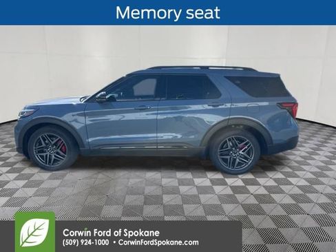 Used 2025 Ford Explorer ST image 9