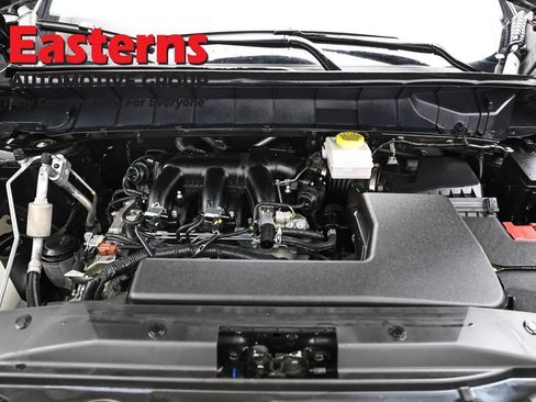 Used 2025 Nissan Pathfinder SV FWD image 7