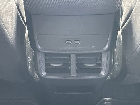 Used 2025 Chevrolet Equinox LT image 23