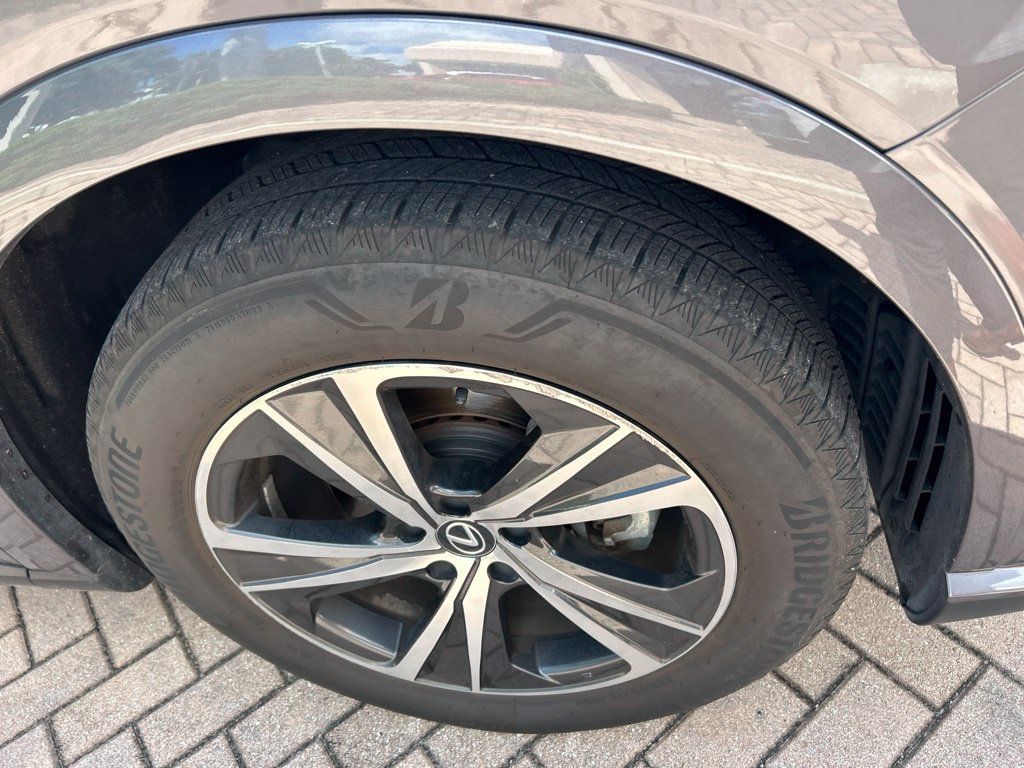 Used 2023 Lexus RX 350 Premium w/ Accessory Package FWD image 9