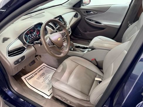 Used 2017 Chevrolet Malibu LT w/ Leather Package FWD image 16